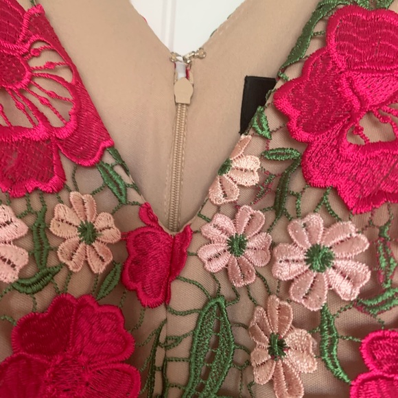 Avery G floral lace dress - Picture 4 of 7